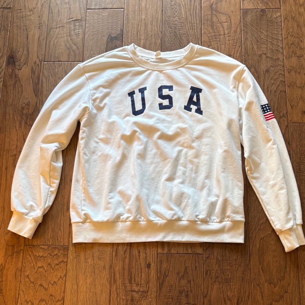 Comfy USA White Crewneck Sweater